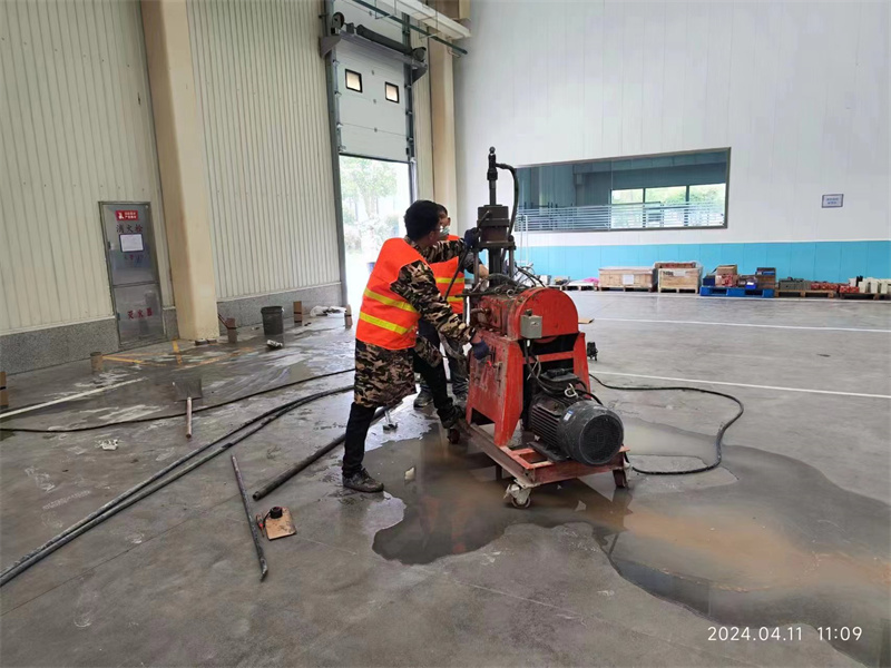 兴城厂房地面下沉塌陷注浆加固施工